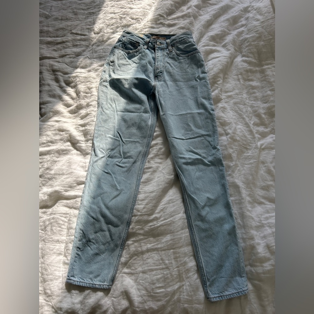 Levi’s 80 moms jeans
